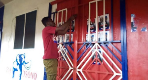 A rampaging group of NPP supporters have locked up the Apedwa officer of the party