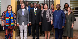 USA Congressional Committee on Natural Resources in photo with Minister for Lands