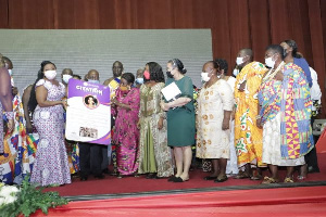 Some dignitaries in a group photo