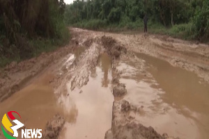 Nature of the main road that links the food production areas to other parts of the country