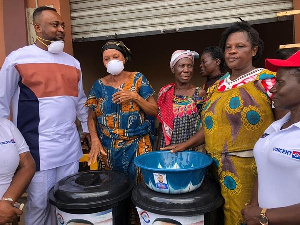 The aspiring Parliamentary Candidate for Old Tafo donated the items to market women