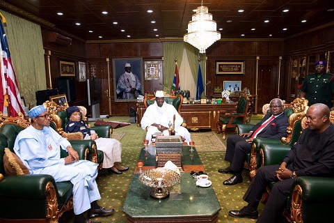 Yahya Jammeh in a meeting with prominent ECOWAS leaders